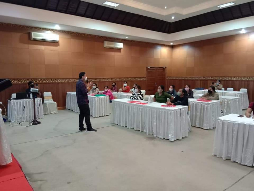 Pembukaan Pelatihan Pengelolaan Bisnis dan Manajemen Wirausaha Sentra Menjahit Desa Baha, Kecamatan Mengwi Di Hotel Made Bali Dari Tanggal 25 s.d 30 April 2022